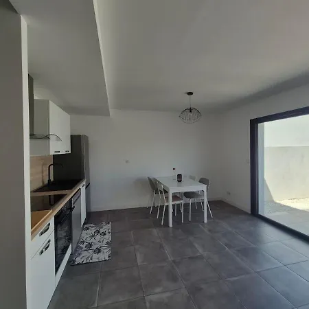 度假居 Denise's House, Coquette, Wi-fi, Terrasse, Box *